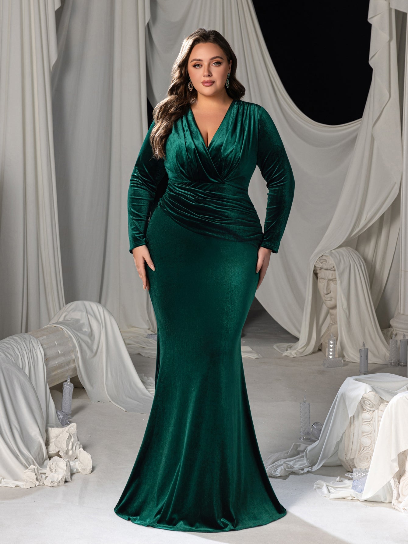 Plus V-Neck Long Sleeve Velvet Mermaid Evening Dress